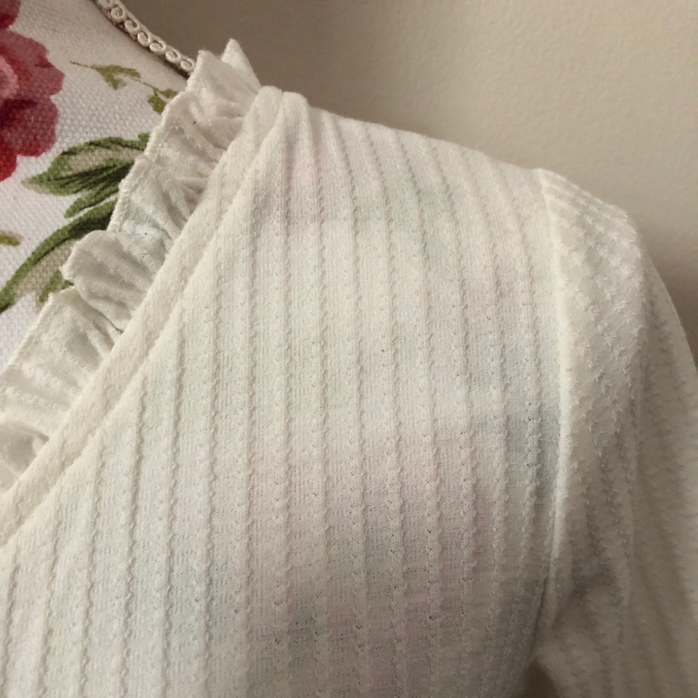 Cream Ruffle Bodysuit - Picture 4 of 5